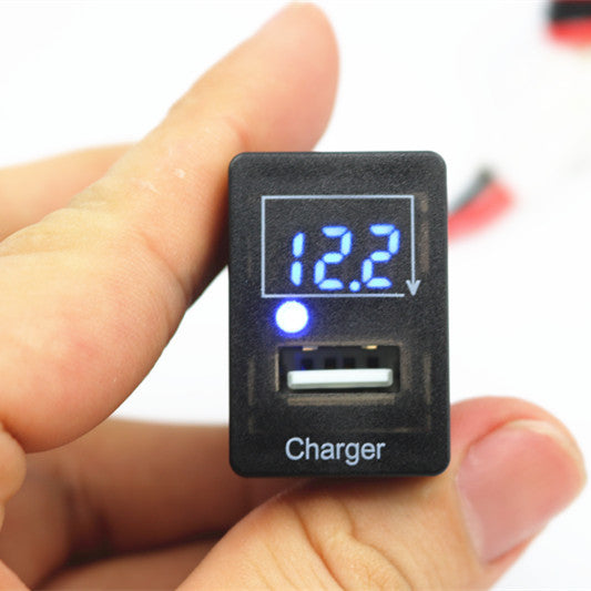 Single USB with Voltmeter - 4x4 And More
